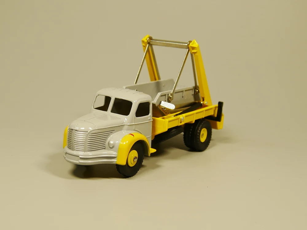 Dinky toys Camion UNIC MULTIBENNE BARROW turnat sub presiune model de masina 1