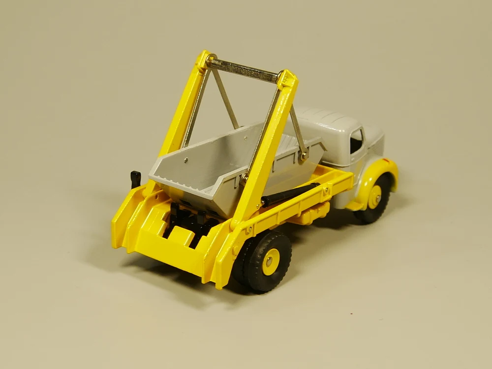 Dinky toys Camion UNIC MULTIBENNE BARROW turnat sub presiune model de masina 2